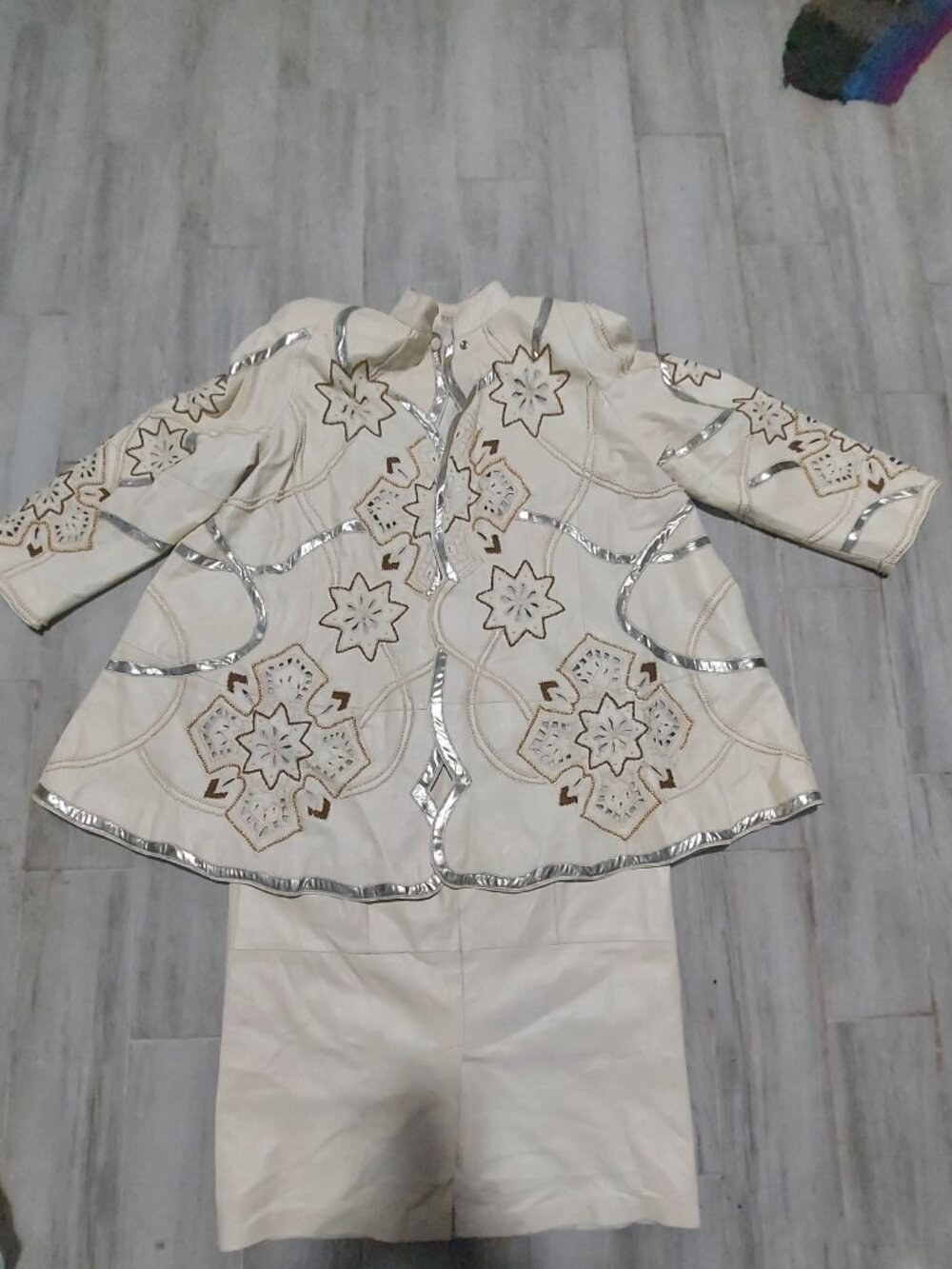 French Collizioni Womens 80s Vintage White Leather Star Swing Coat